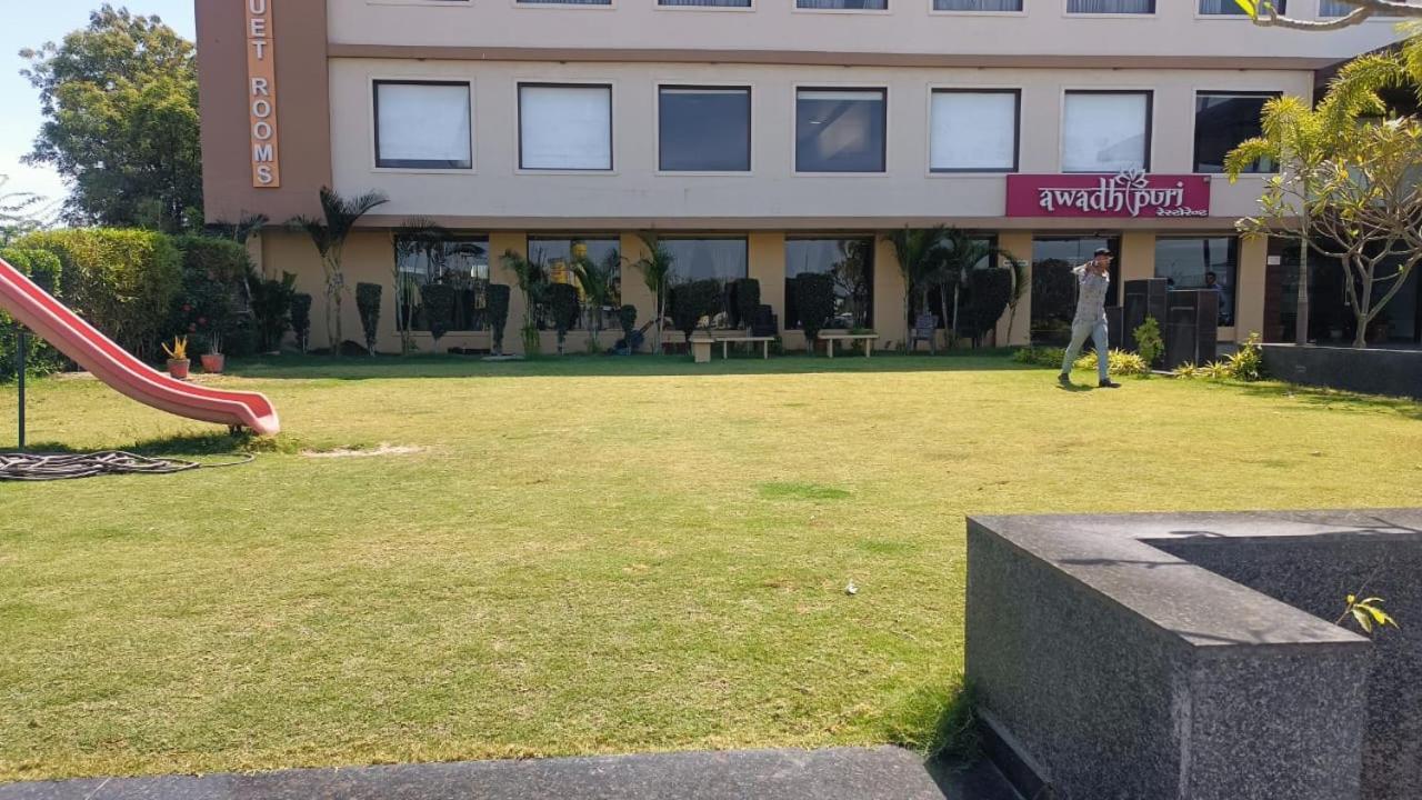 Hotel Shivalik - Mehsana Mahesana Exteriér fotografie