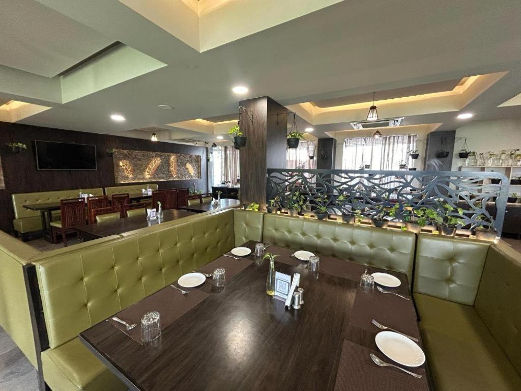 Hotel Shivalik - Mehsana Mahesana Exteriér fotografie